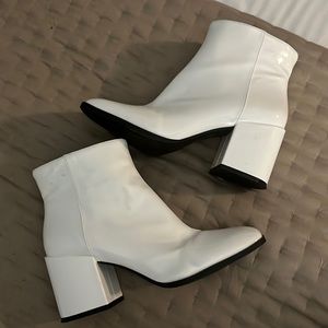 White glossy Mix No. 6 booties